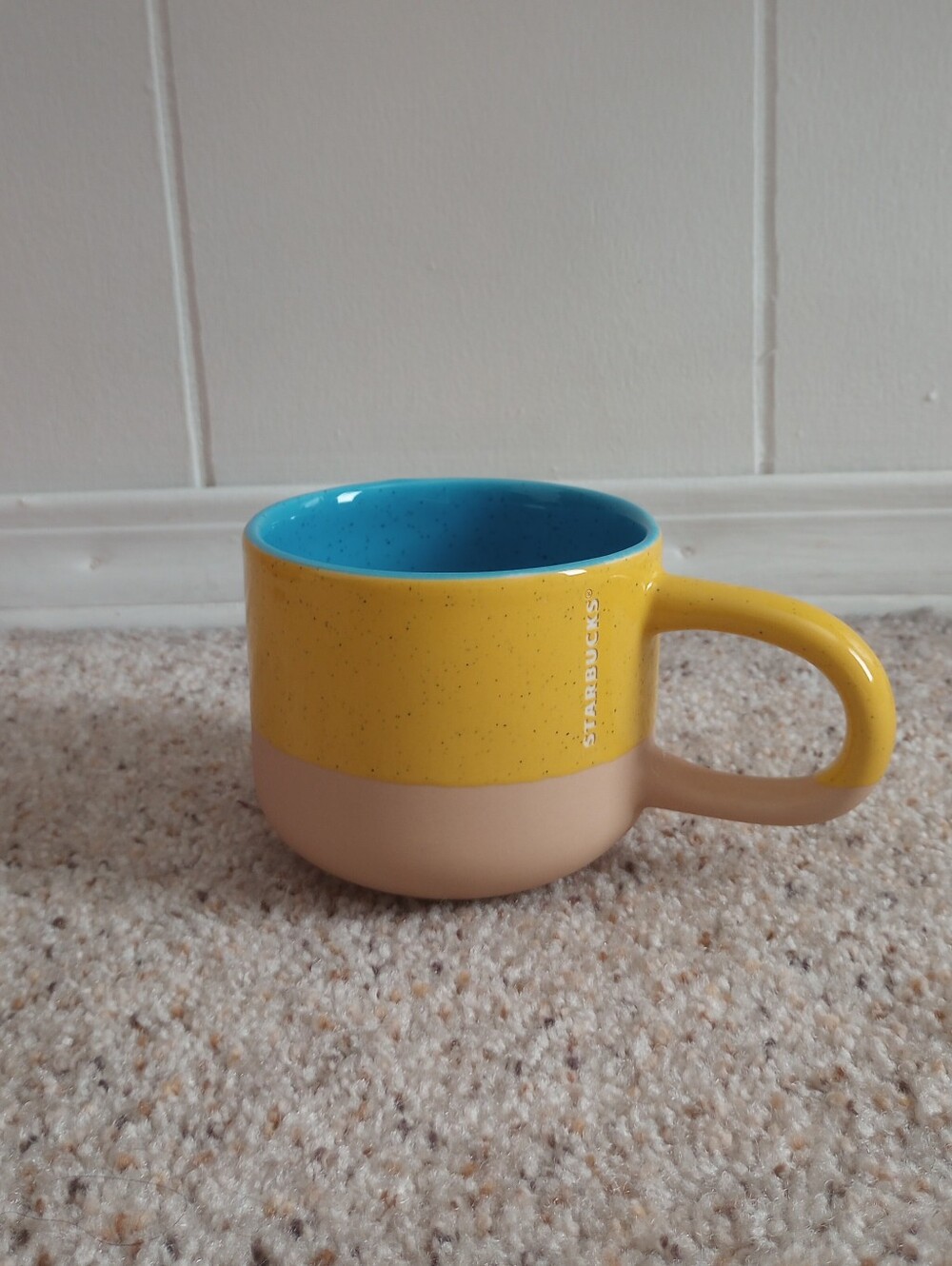 2018 Starbucks Mug 12 fl oz Blue Yellow & Tan Coffee Cup